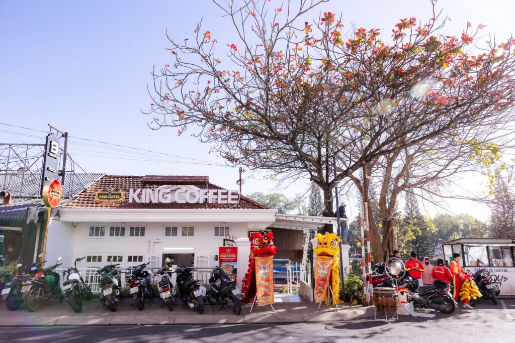 Khai Trương King Coffee Nguyễn Chí Thanh